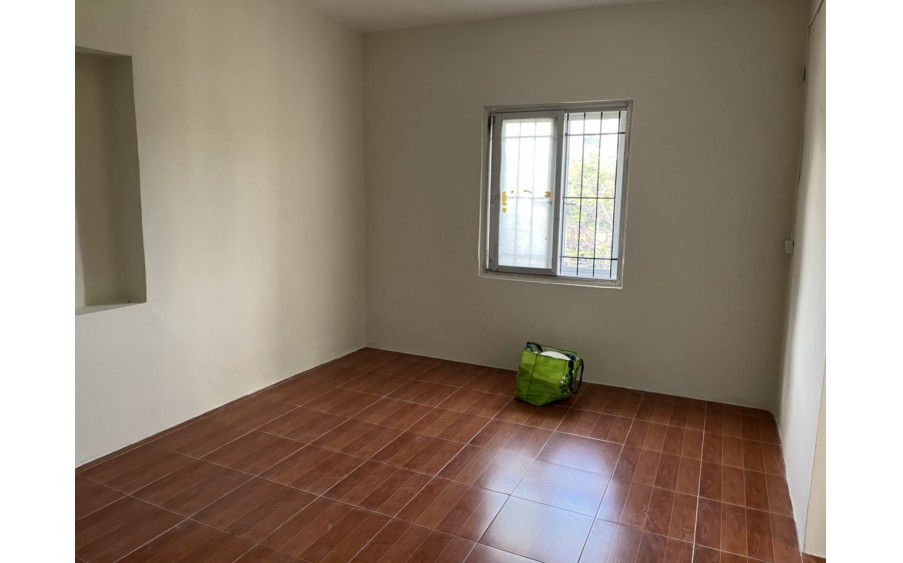 Cho thuê Ở NHÓM 6 NGƯỜI, VP, GĐ nhà ngõ 1 Bùi Xương Trạch, 4 tầng, 50m2, 4 ngủ, 15 Triệu